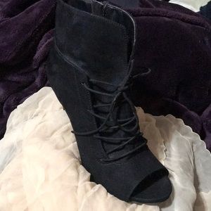 Black high heel booties size 7